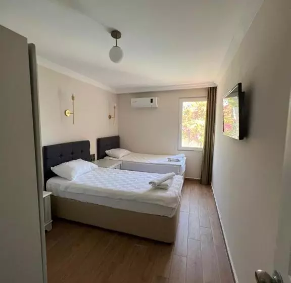 ویلای 3 خوابه, Moonshine Hotel & Suites