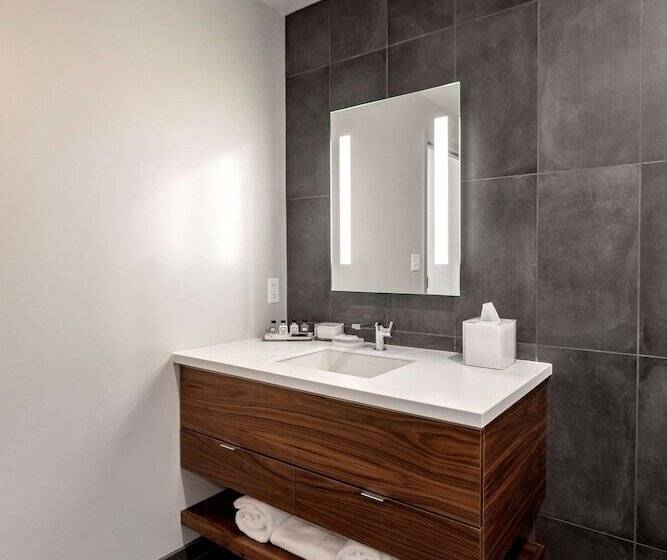 Номер Стандарт 2 Двуспальные Кровати, Chauncey Iowa City, Tapestry Collection By Hilton