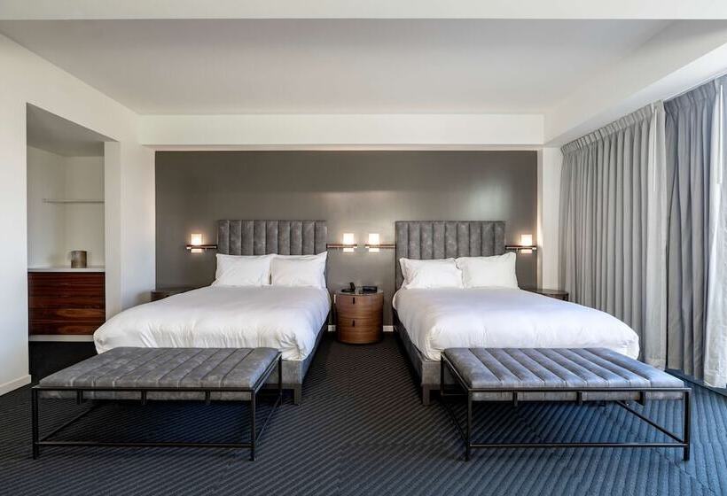 Номер Стандарт 2 Двуспальные Кровати, Chauncey Iowa City, Tapestry Collection By Hilton