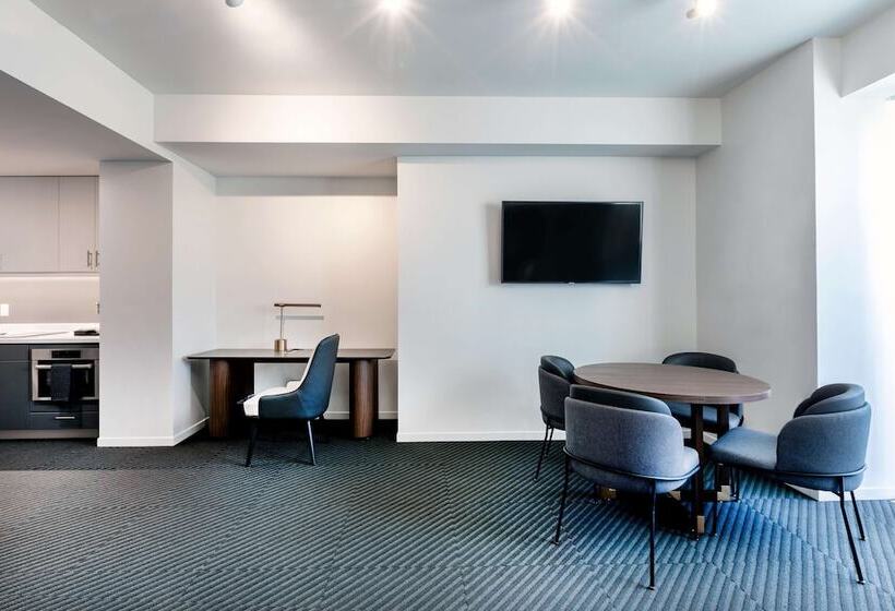 Номер Стандарт 2 Двуспальные Кровати, Chauncey Iowa City, Tapestry Collection By Hilton