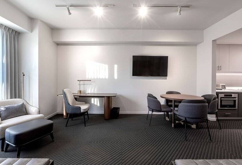 Номер Стандарт 2 Двуспальные Кровати, Chauncey Iowa City, Tapestry Collection By Hilton