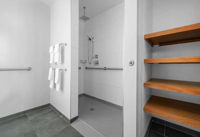 Номер Стандарт 2 Двуспальные Кровати, Chauncey Iowa City, Tapestry Collection By Hilton