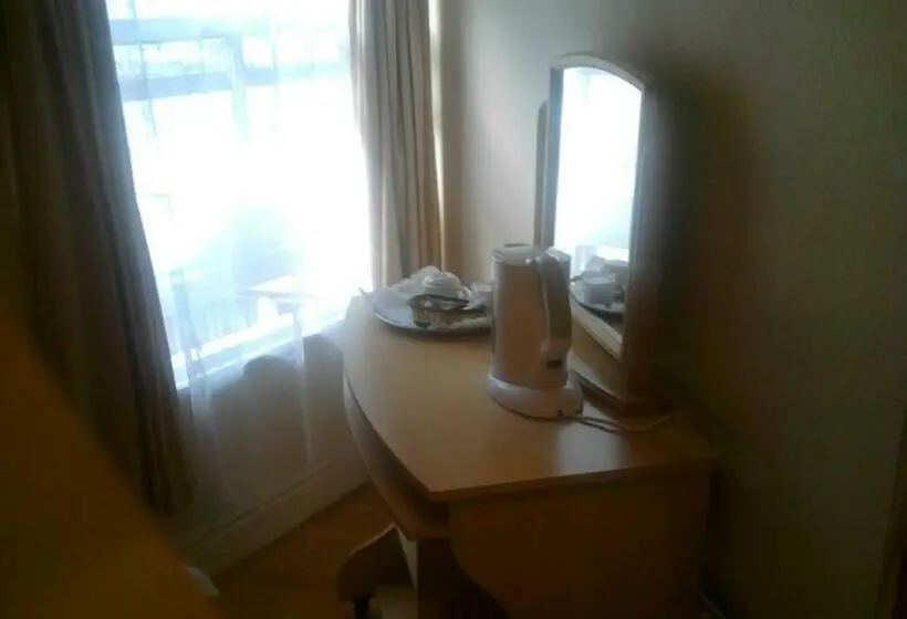 Habitación Estàndard Individual, Trevelyan