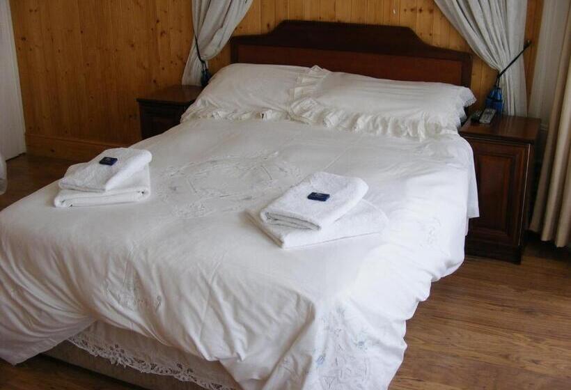 Standard Room Shared Bathroom