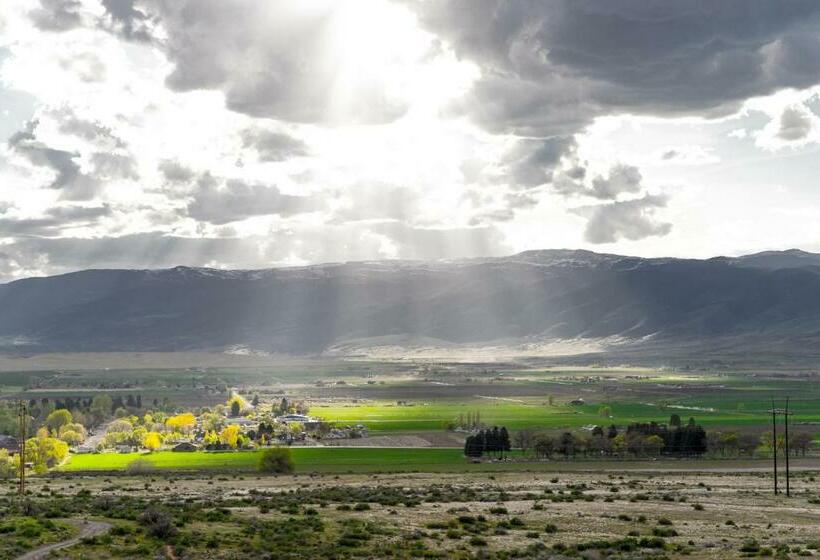 标准间, Monroe Inn