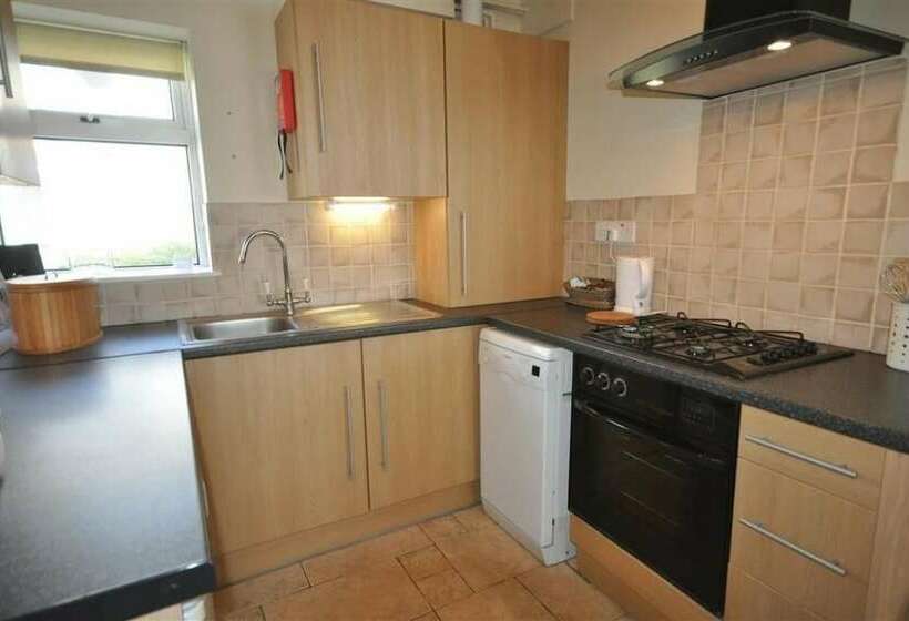 Дом 2 Спальни, Green Door Venus