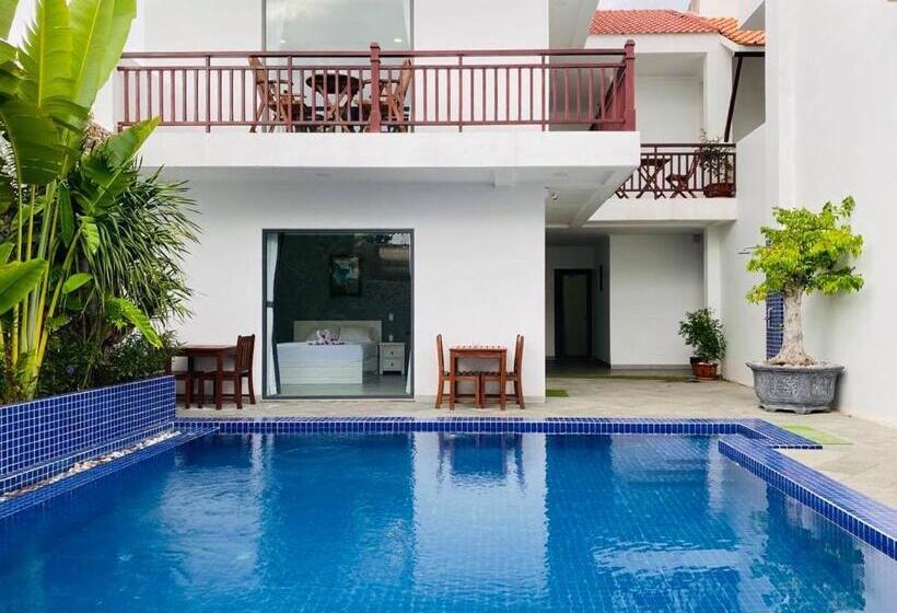 اتاق استاندارد با چشمانداز استخر, Vivian Hotel Mui Ne