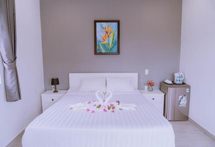 اتاق استاندارد با چشم‌انداز استخر, Vivian Hotel Mui Ne