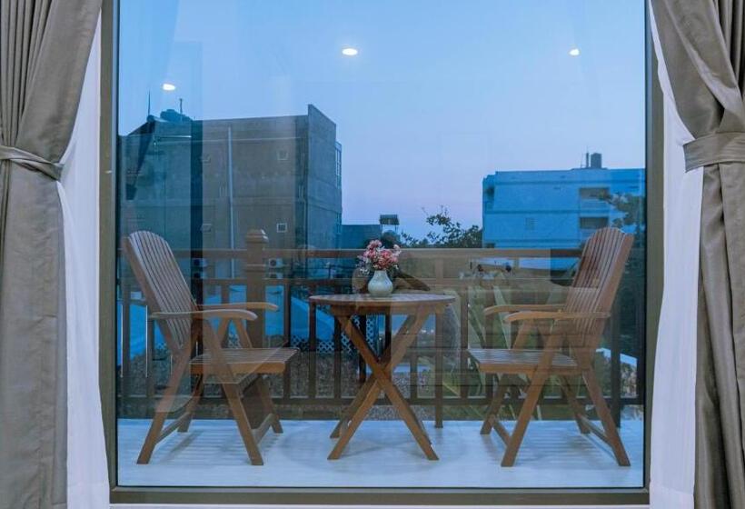 اتاق استاندارد با چشم‌انداز استخر, Vivian Hotel Mui Ne
