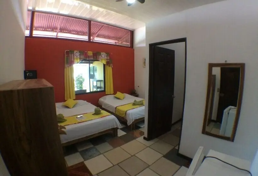 Standard Neljän Hengen Huone, Sunset Rooms