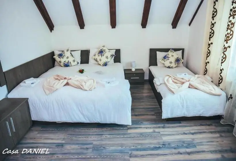 اتاق استاندارد سه نفره, Casa Daniel