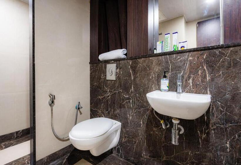 Deluxe Rum, Treebo Silver Apartment