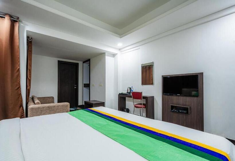 Superior Rum, Treebo Silver Apartment