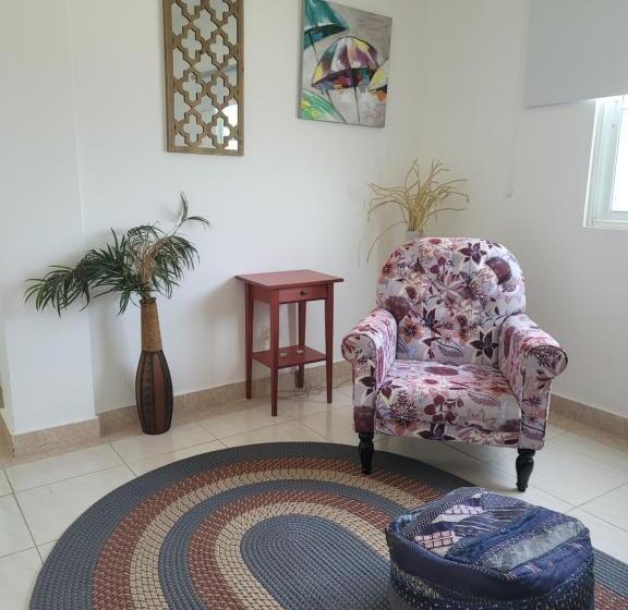 1ベッドルームアパートメント, Tanama