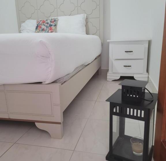 1ベッドルームアパートメント, Tanama