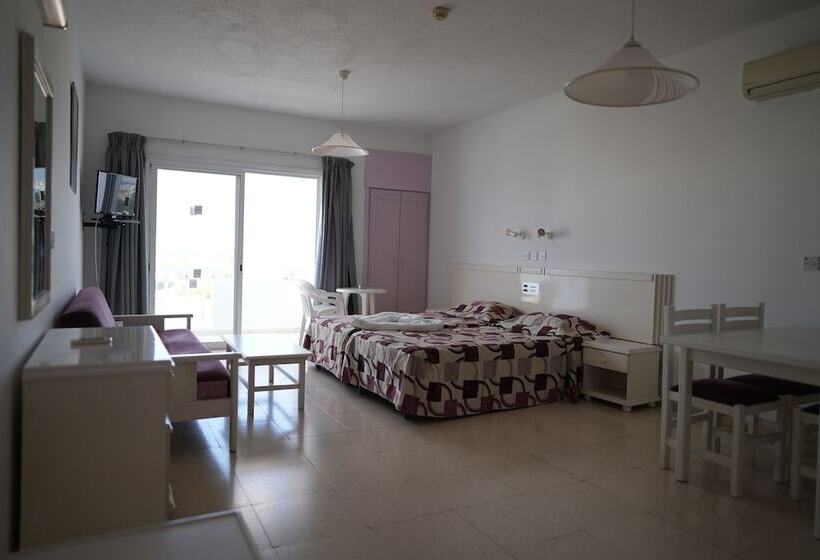 스탠다드 스튜디오, Astreas Beach