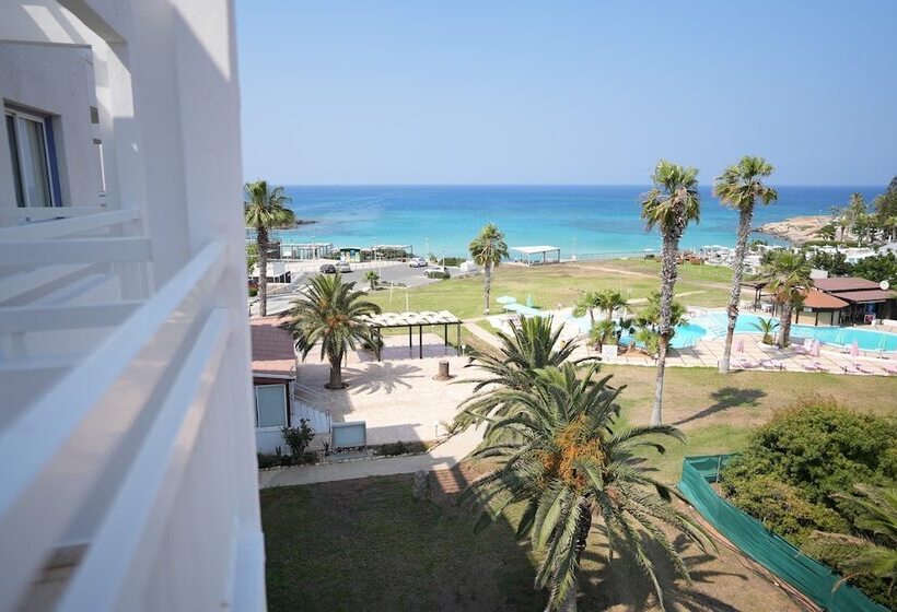 스탠다드 스튜디오, Astreas Beach