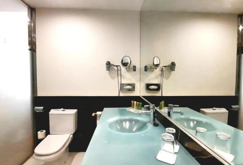 اتاق اجرایی با تخت بزرگ, Holiday Inn Madrid Las Tablas, An Ihg