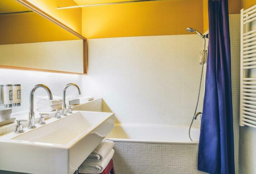 Superior Room with Terrace, Nômade Madrid