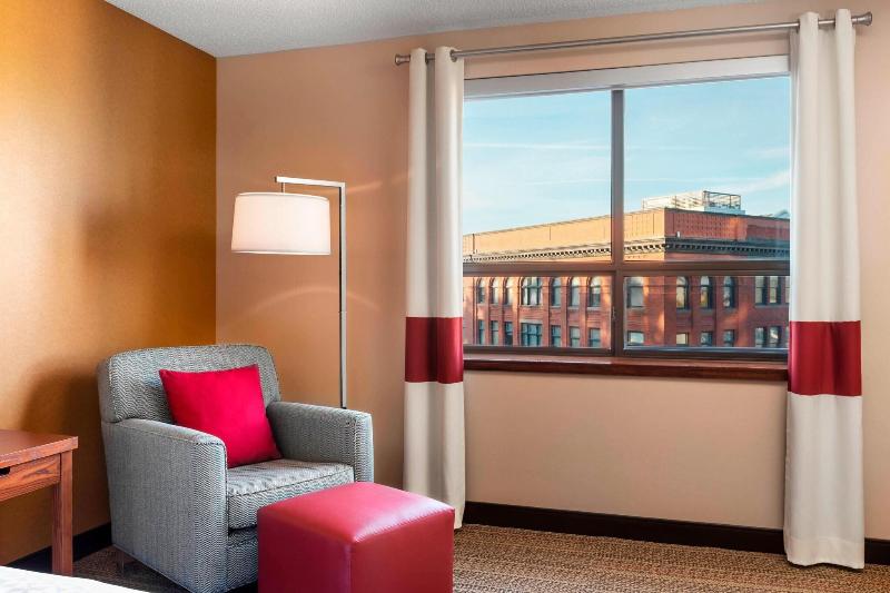 اتاق استاندارد با تخت بزرگ, Kingston Marriott