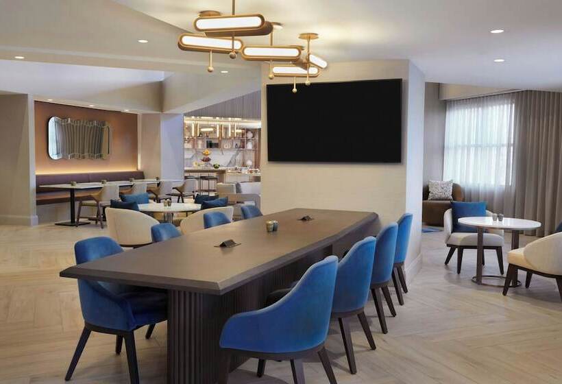 Quarto Club, Kingston Marriott