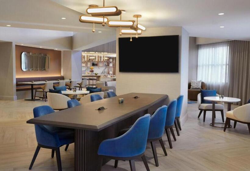 클럽 스위트, Kingston Marriott