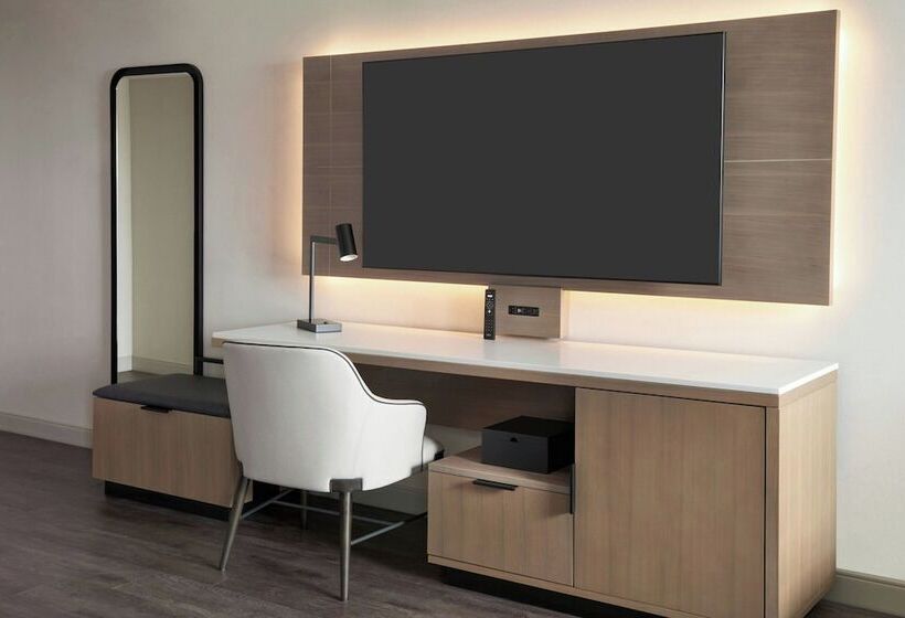 클럽 룸, Kingston Marriott