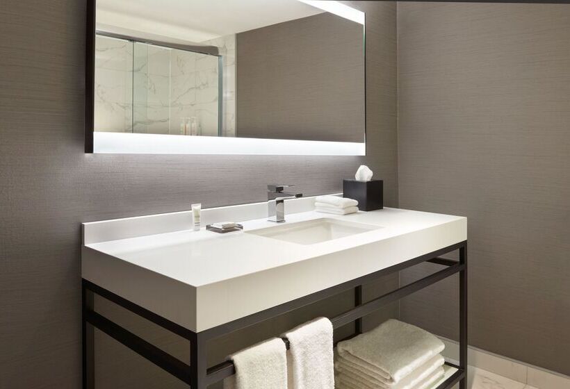 Quarto Executivo Cama King, Kingston Marriott