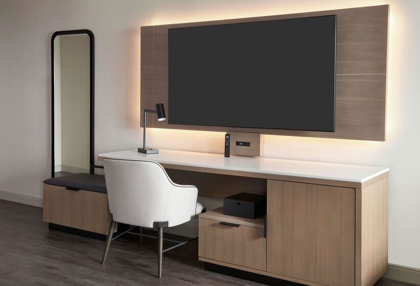 اتاق استاندارد با تخت بزرگ, Kingston Marriott