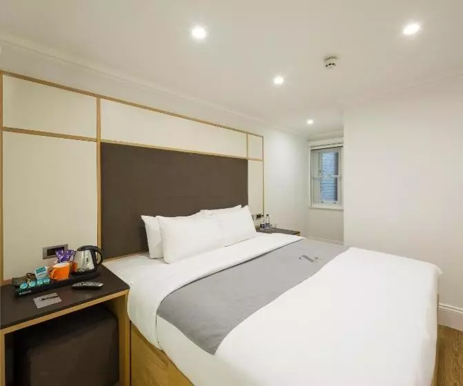 Standard Room, The Z Hotel Gloucester Place
