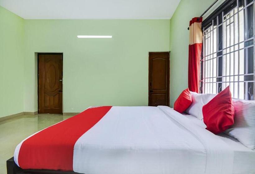 Pokój Trzyosobowy Comfort, O Aruthraa Residency