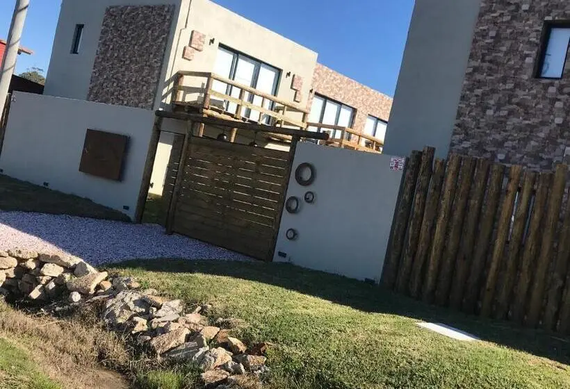 استودیوی سوپریور, Las Esteñas , Casas Del Mar