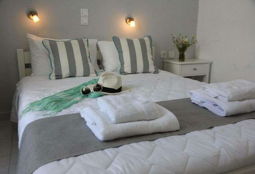 Chambre Standard avec Balcon, Grozos Rooms