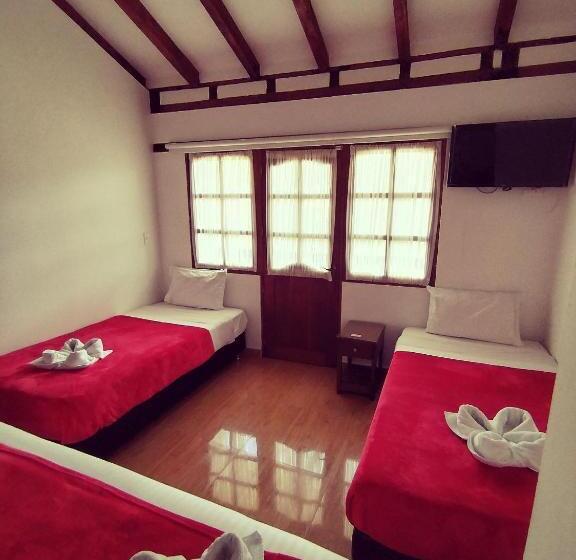 اتاق خانوادگی, Hospederia Sandaned