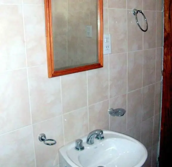 スタンダードトリプルルーム, Hostal Portal Del Valle