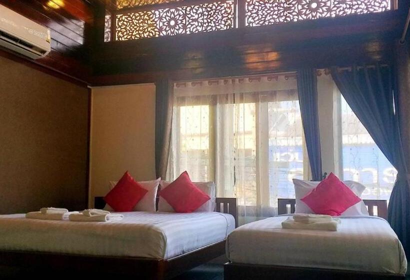 디럭스 트리플 룸, Ban Mae Boonthong