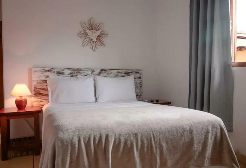 Standard-studio, Pouse No Jardim