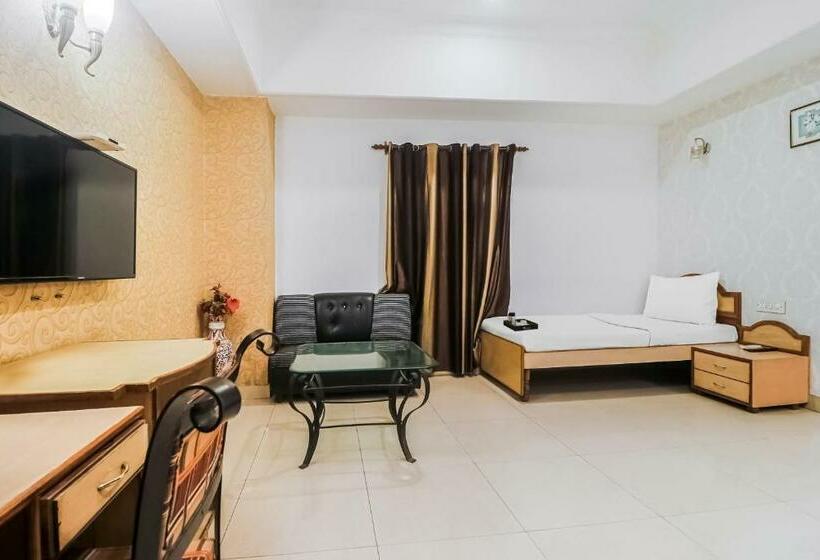 デラックスルーム, Townhouse Taksonz