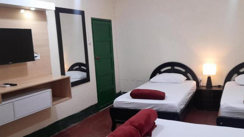 家庭间, Casa Vania En Mompoxx Centro Histórico Con Parqueadero En El