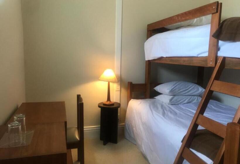 패밀리 룸, Plaza Central