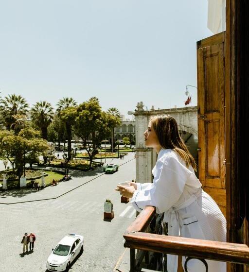 발코니가 있는 스위트, Plaza Central