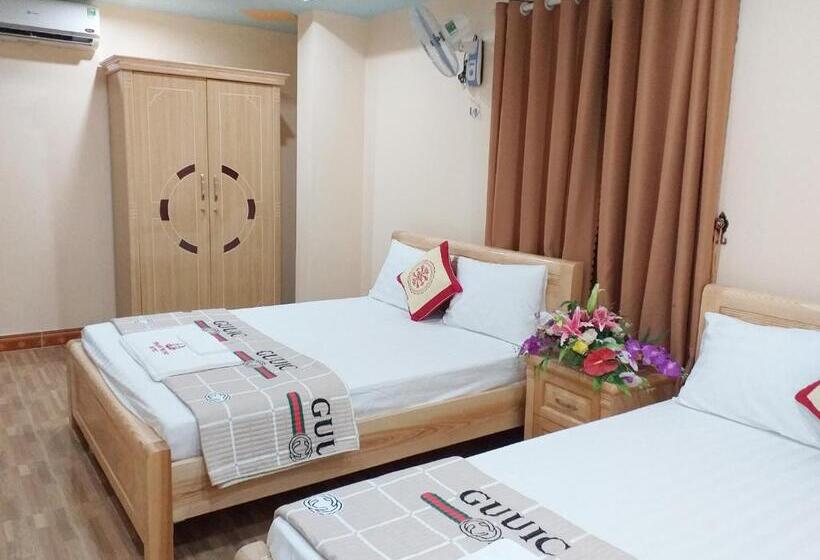 اتاق لوکس سه تخته, Thanh Trung