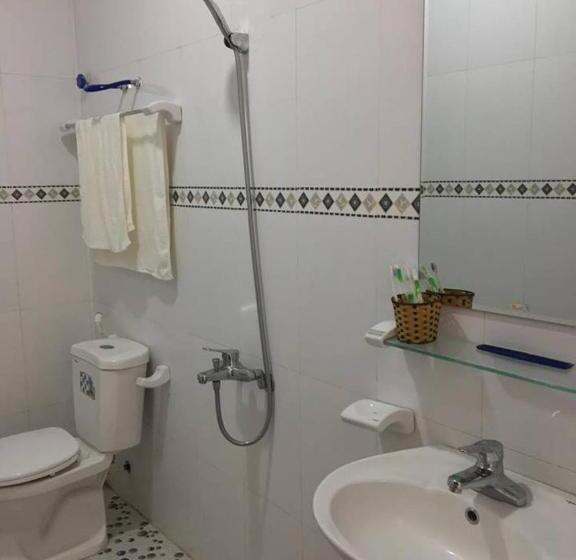 اتاق لوکس, Thanh Trung