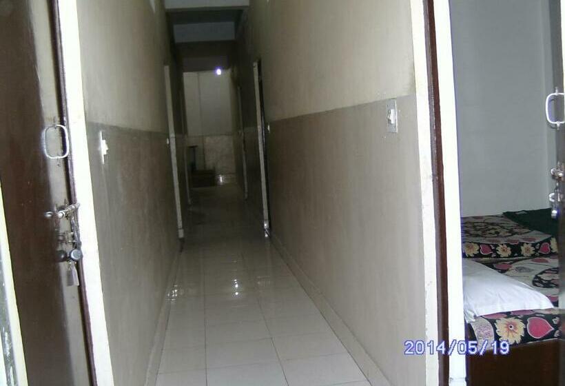 スタンダードルーム, Agra Paying Guest House