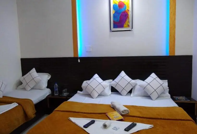 اتاق استاندارد سه نفره, Agra Paying Guest House