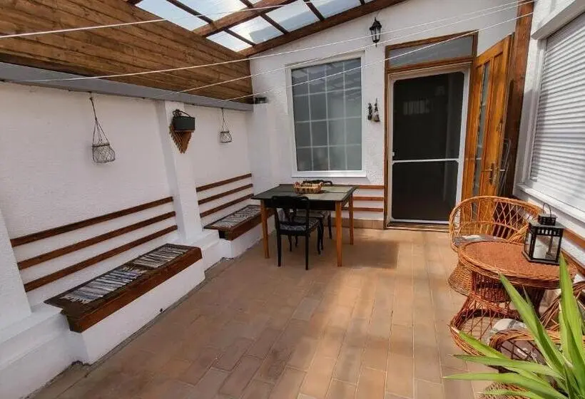 استودیو استاندارد با چشمانداز باغ, Casa Vanatorului