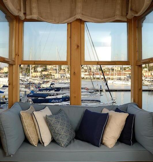 海景套房, Cesme Marina Konukevi