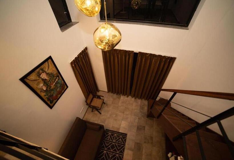 جناح جونيور ديلوكس, Half Hotel, Calangute