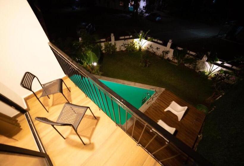 غرفة قياسية مطلّة علي حمام السباحة, Half Hotel, Calangute