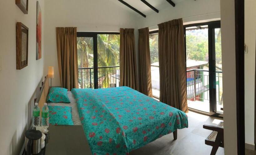 غرفة قياسية مطلة على الجبل, Half Hotel, Calangute